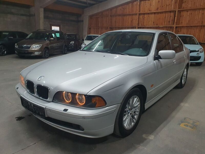 Silber Gebraucht 2002 BMW 525 Limousine | 2.999 € (Superpreis) - Bild 1/4
