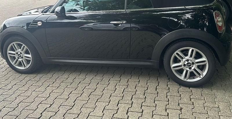 Gebraucht Mini Cooper D Cabriolet 111 PS (81 kW) 2012 Schwarz Cabrio