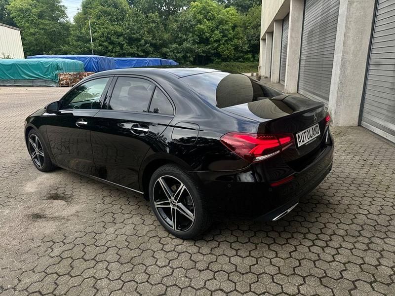 Gebraucht Mercedes A200 Progressive 150 PS (110 kW) 2022 Schwarz Limousine