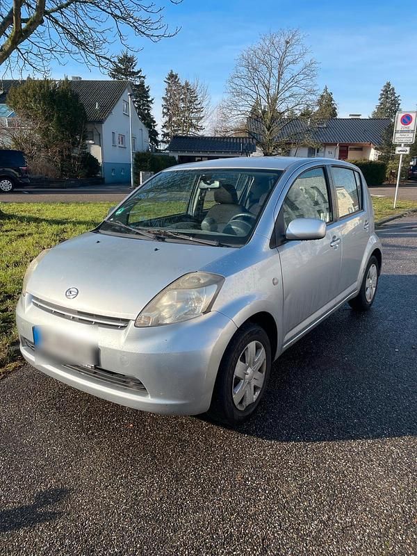 Silber Gebraucht 2007 Daihatsu Sirion Kleinwagen | 1.000 € (Guter Preis) - Bild 1/4
