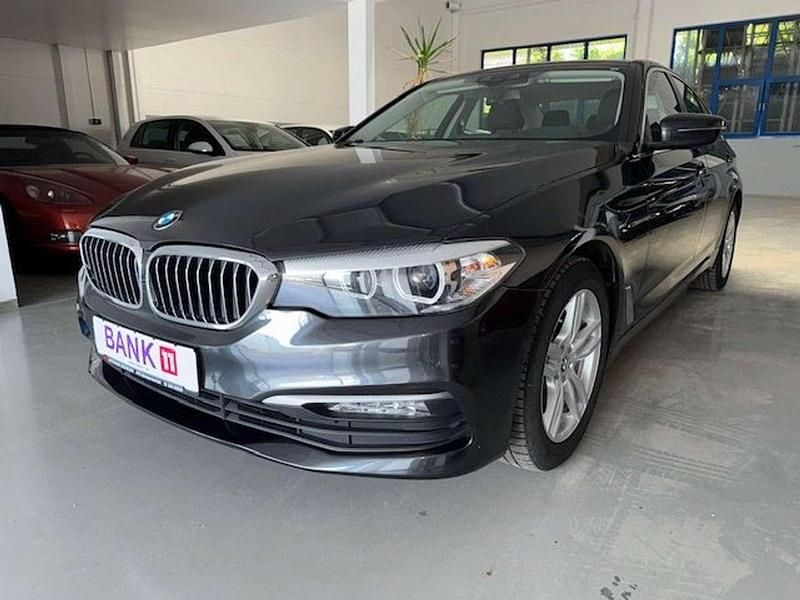 Sophistograu brillanteffekt Gebraucht 2018 BMW 530 Limousine | 21.590 € (Superpreis) - Bild 1/4