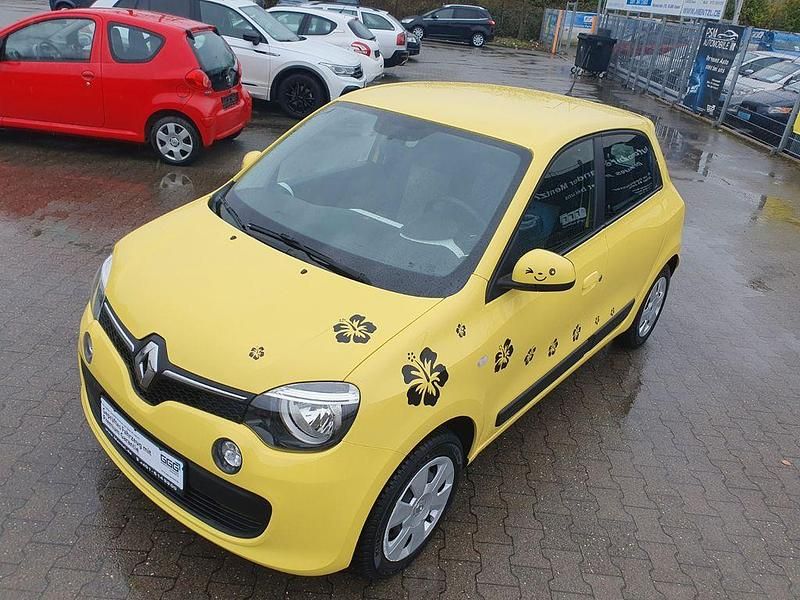 Second-hand Renault Twingo Expression 71 CP (52 kW) 2014 Galben Hatchback