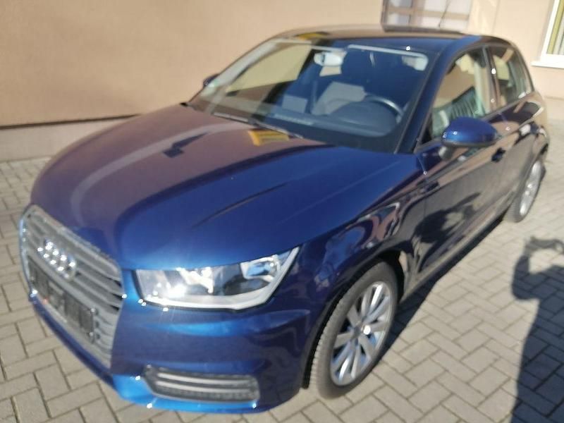 Blau Gebraucht 2018 Audi A1 Sportback Basis Kleinwagen | 12.995 € (Guter Preis) - Bild 1/4