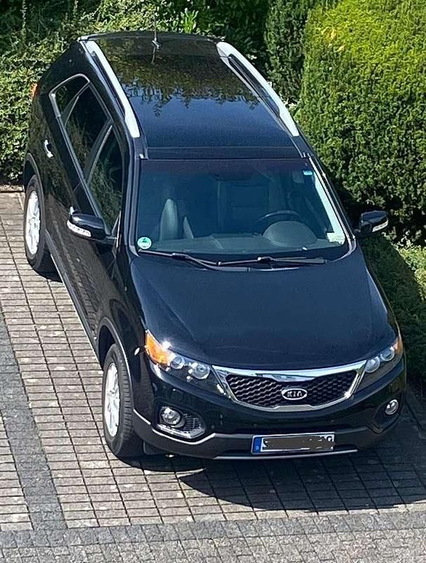 Schwarz Gebraucht 2011 Kia Sorento Spirit SUV | 10.900 € (Fairer Preis) - Bild 1/4
