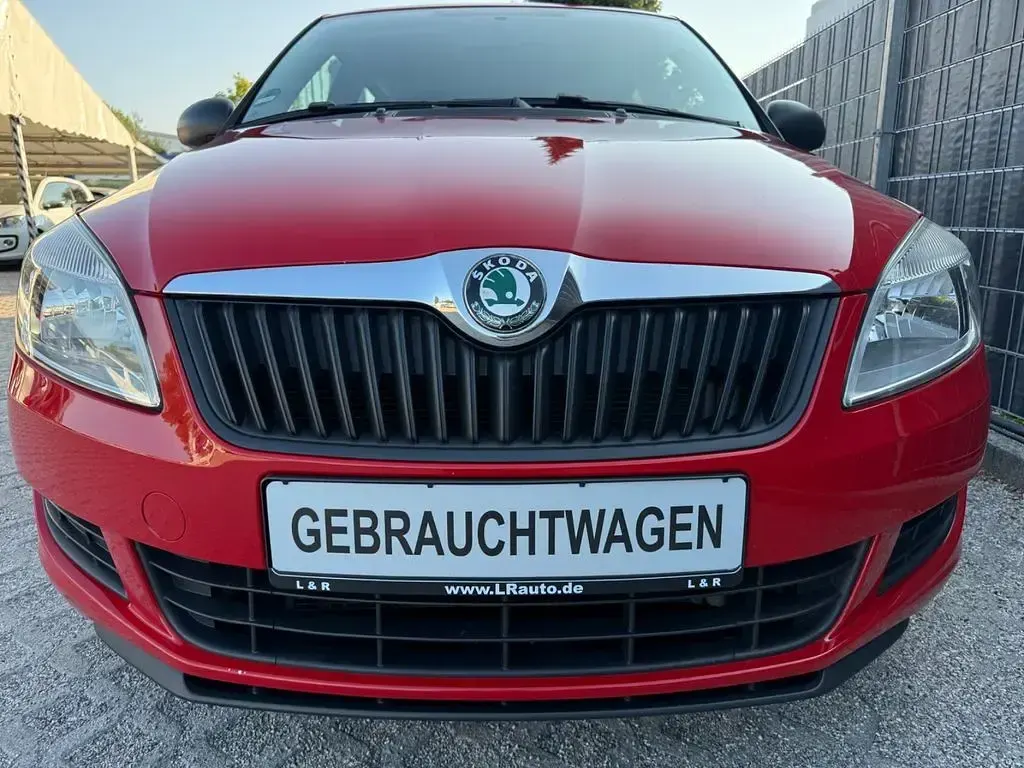 Gebraucht Skoda Fabia Classic 60 PS (44 kW) 2010 Rot Limousine