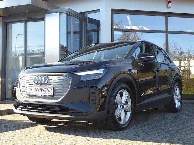 Gebraucht Audi Q4 e-tron 125 kW (170 PS) 2023 Mythosschwarz metallic SUV