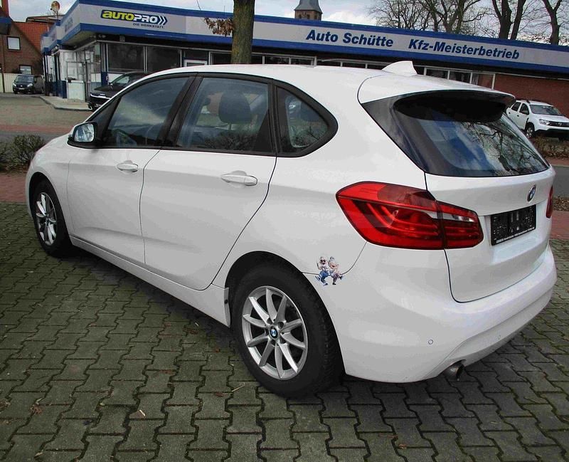 Gebraucht BMW 216 Basis 116 PS (85 kW) 2015 Weiß Kombi