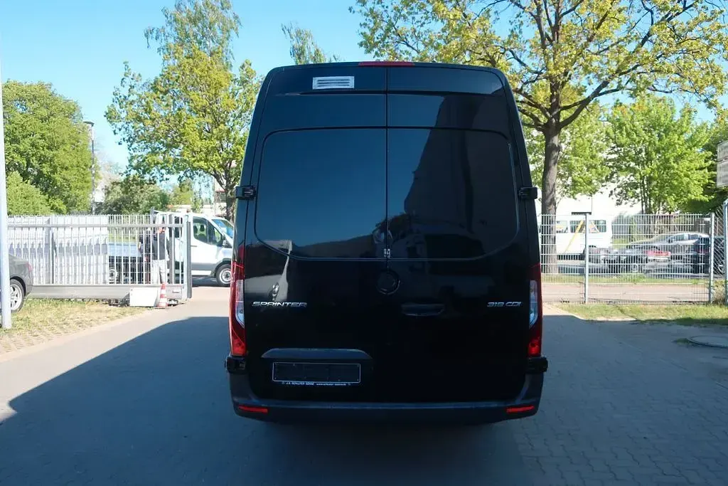 Gebraucht Mercedes Sprinter 190 PS (139 kW) 2023 Schwarz Van