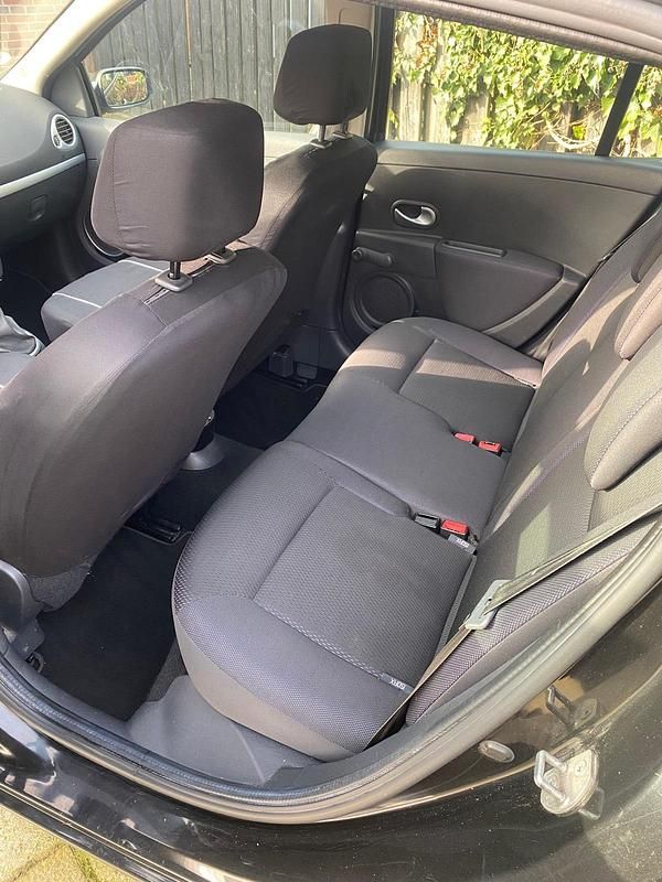 Gebraucht Renault Clio III 101 PS (74 kW) 2008 Schwarz Kleinwagen