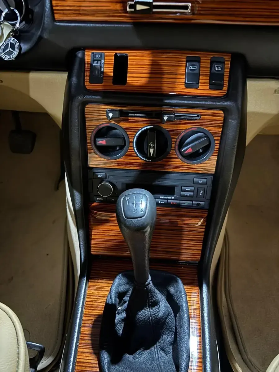 Gebraucht Mercedes 230 132 PS (97 kW) 1983 Blau Limousine
