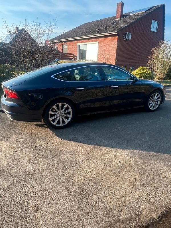 Gebraucht Audi A7 Sportback Ambiente 320 PS (235 kW) 2016 Blau Kleinwagen