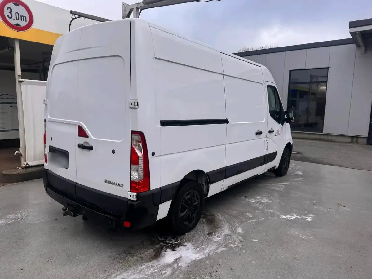 Gebraucht Renault Master 146 PS (107 kW) 2019 Weiß Van / Kleinbus
