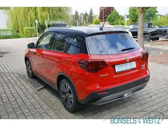 Gebraucht Suzuki Vitara Comfort+ 129 PS (94 kW) 2021 Rot SUV