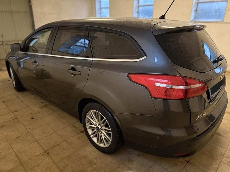 Gebraucht Ford Focus Cool & Connect 101 PS (74 kW) 2018 Grau Kombi