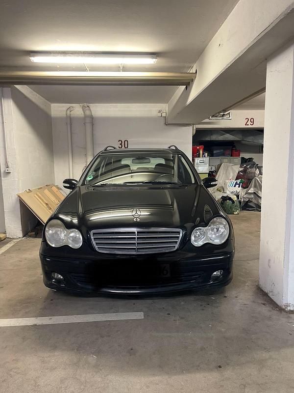 Schwarz Gebraucht 2006 Mercedes C220 Kombi | 2.550 € - Bild 1/4