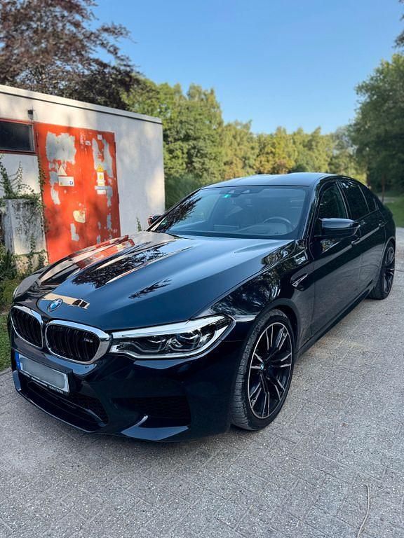 Schwarz Gebraucht 2018 BMW M5 Sport Line Limousine | 43.500 € - Bild 1/4