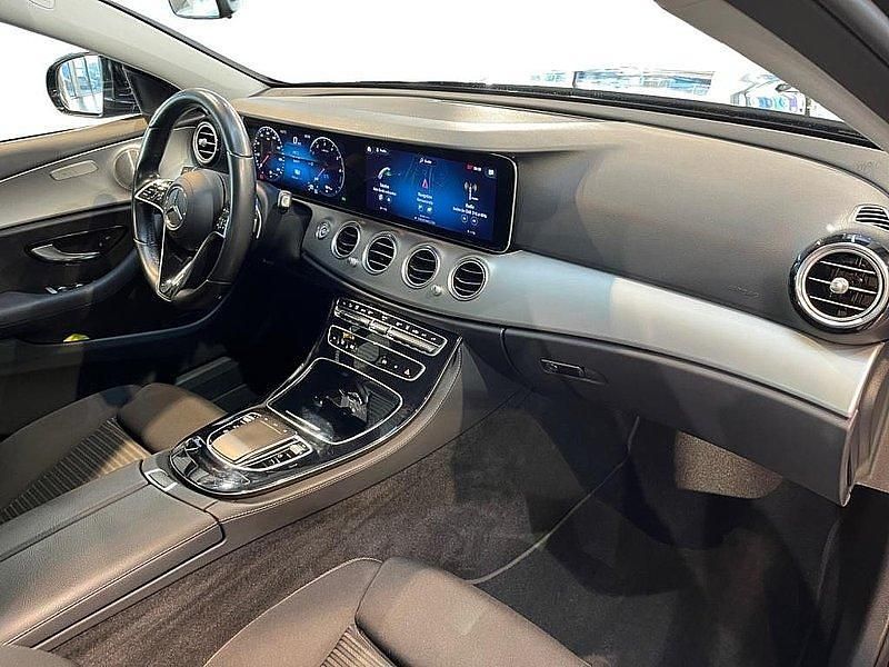 Gebraucht Mercedes E300 Avantgarde 306 PS (225 kW) 2022 Unilack schwarz Limousine