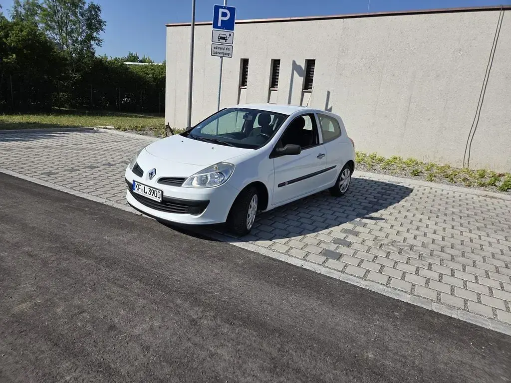Gebraucht Renault Clio 75 PS (55 kW) 2009 Weiß Kleinwagen