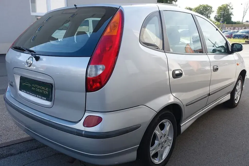 Gebraucht Nissan Almera Acenta+ 116 PS (85 kW) 2004 Silber Limousine