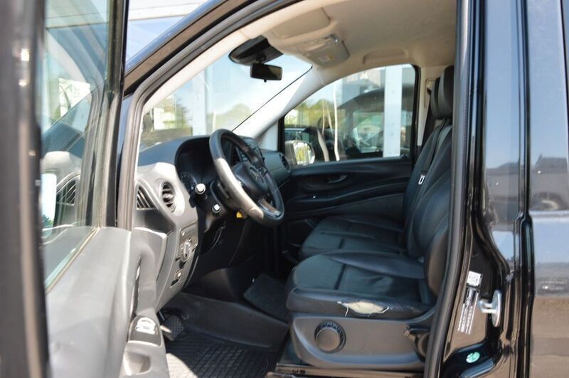 Gebraucht Mercedes Vito 163 PS (119 kW) 2020 Obsidianschwarz metallic Van