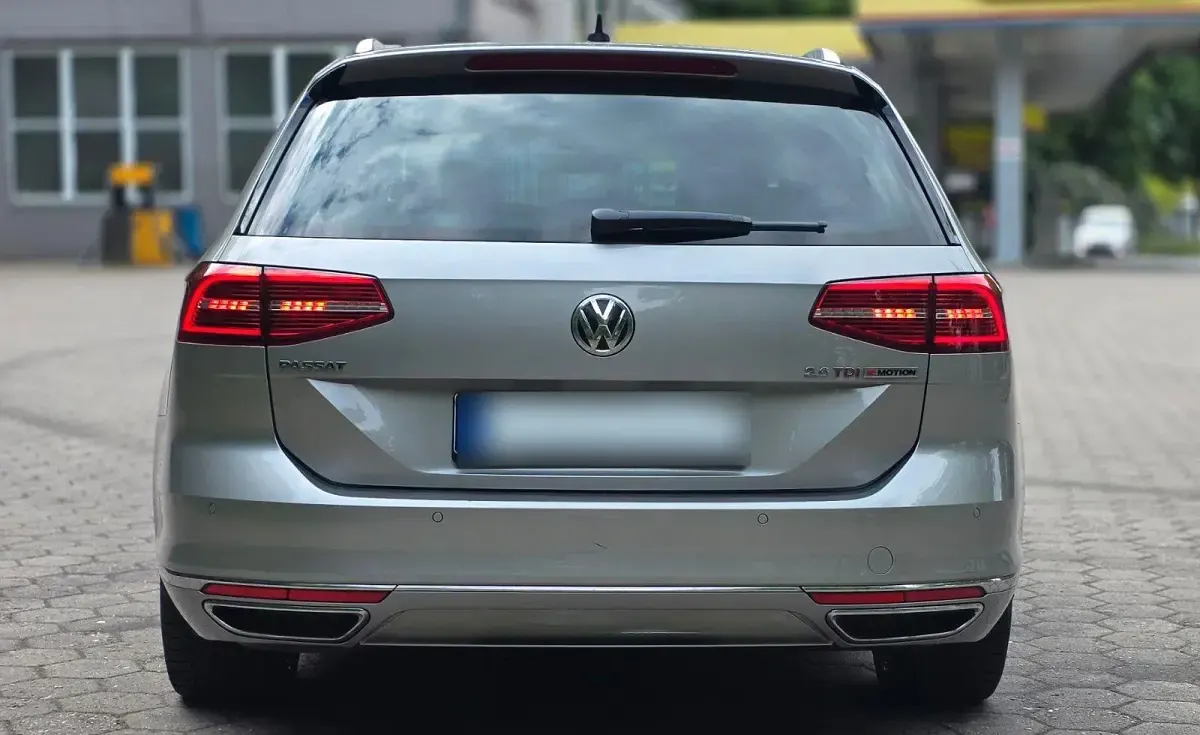 Gebraucht VW Passat 239 PS (175 kW) 2016 Silber Kombi