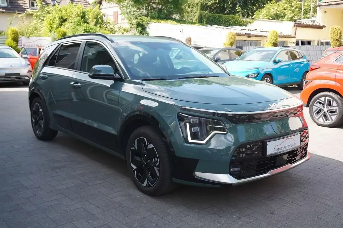 Gebraucht Kia e-Niro 150 kW (204 PS) 2024 Grün SUV