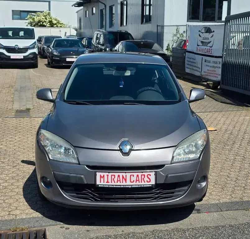Gebraucht Renault Mégane Expression 90 PS (66 kW) 2009 Grau Limousine