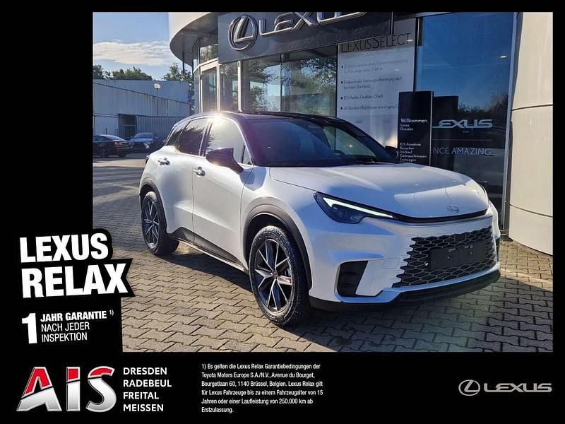 Titaniumweiß / schwarz Neu 2025 Lexus LBX SUV | 32.690 € (Fairer Preis) - Bild 1/2