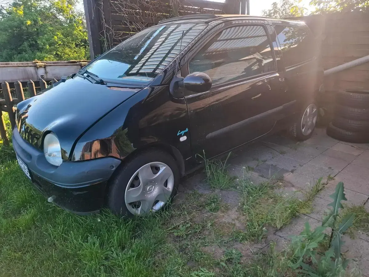 Używany Renault Twingo 58 KM (42 kW) 2005 Czarny Hatchback