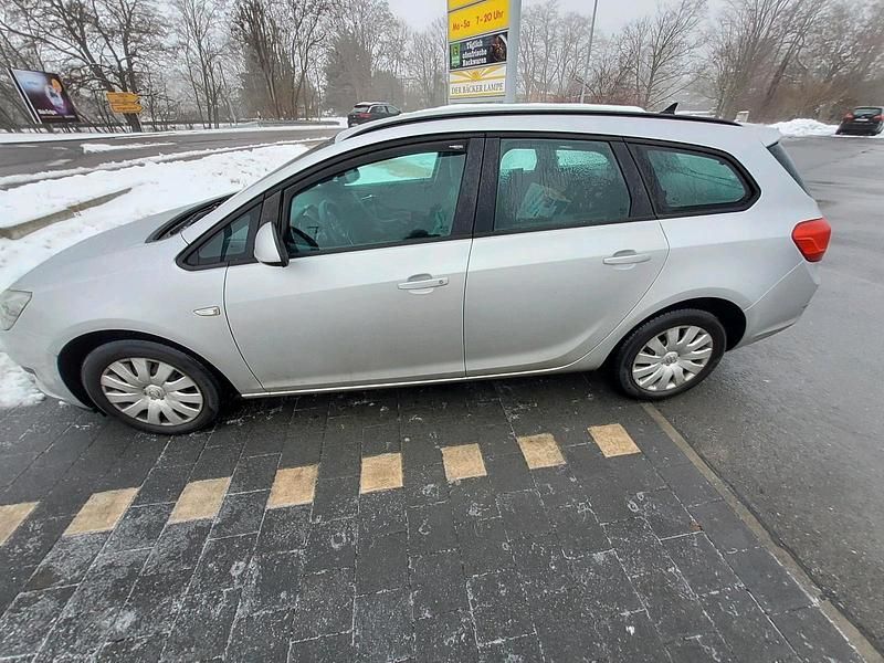 Gebraucht Opel Astra Sport 140 PS (102 kW) 2014 Silber Kombi