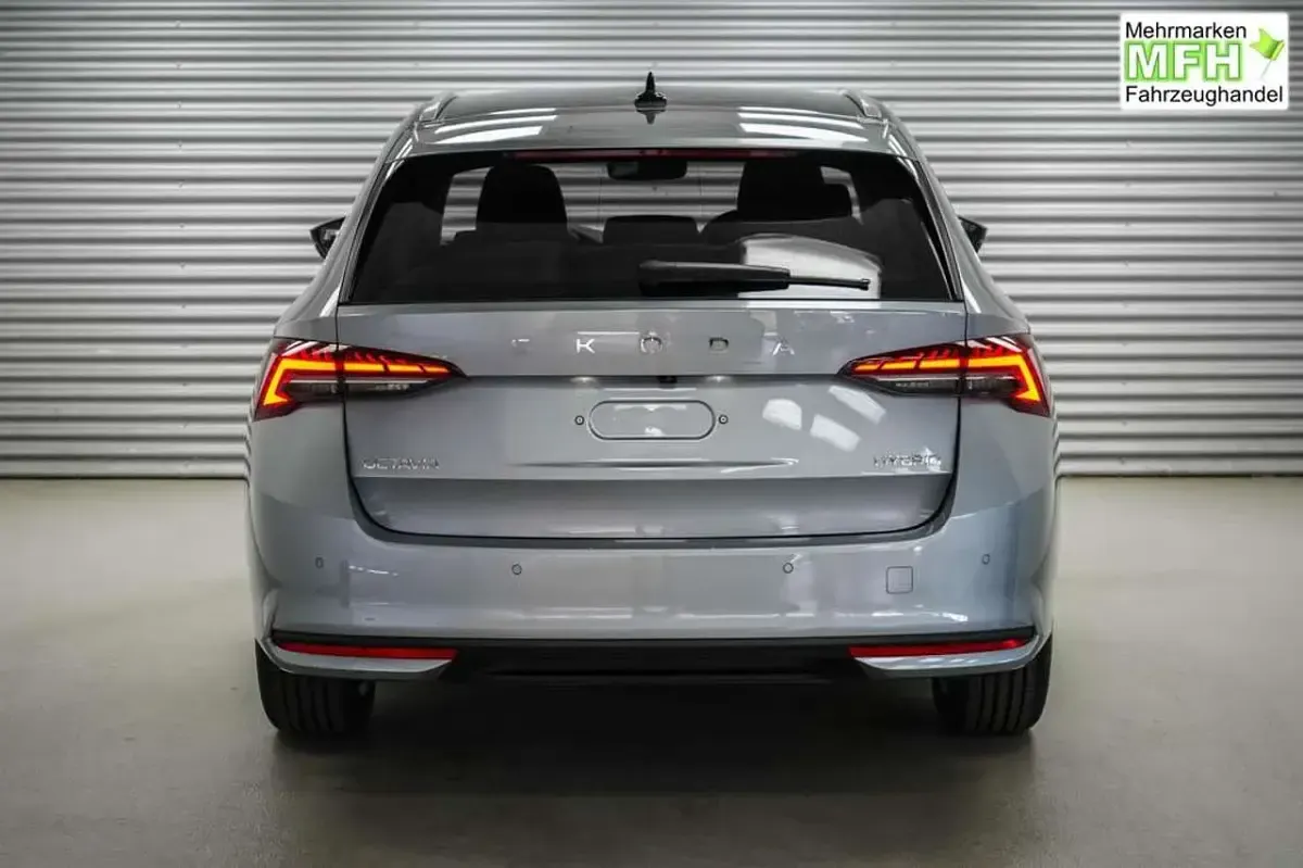 Neu Skoda Octavia Selection 150 PS (110 kW) 2026 Smokey diamond metalli... Kombi