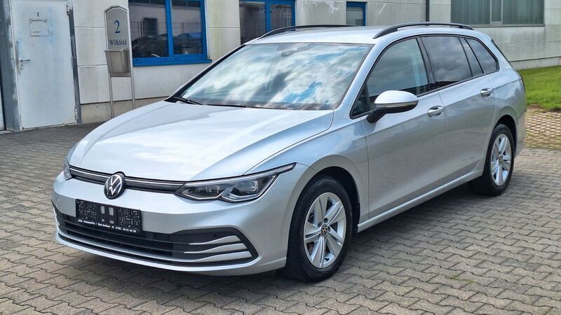 Silber Gebraucht 2022 VW Golf VIII Life Kombi | 16.350 € (Fairer Preis) - Bild 1/4