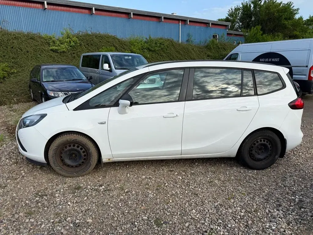 Gebraucht Opel Zafira Tourer Edition 140 PS (102 kW) 2013 Weiß Van / Kleinbus