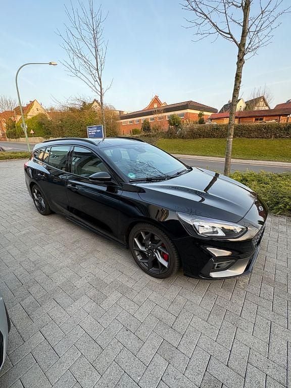 Gebraucht Ford Focus ST 190 PS (139 kW) 2020 Schwarz Limousine