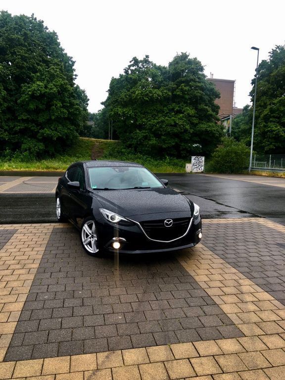 Schwarz Gebraucht 2015 Mazda 3 Sports-Line Limousine | 8.900 € (Guter Preis) - Bild 1/4