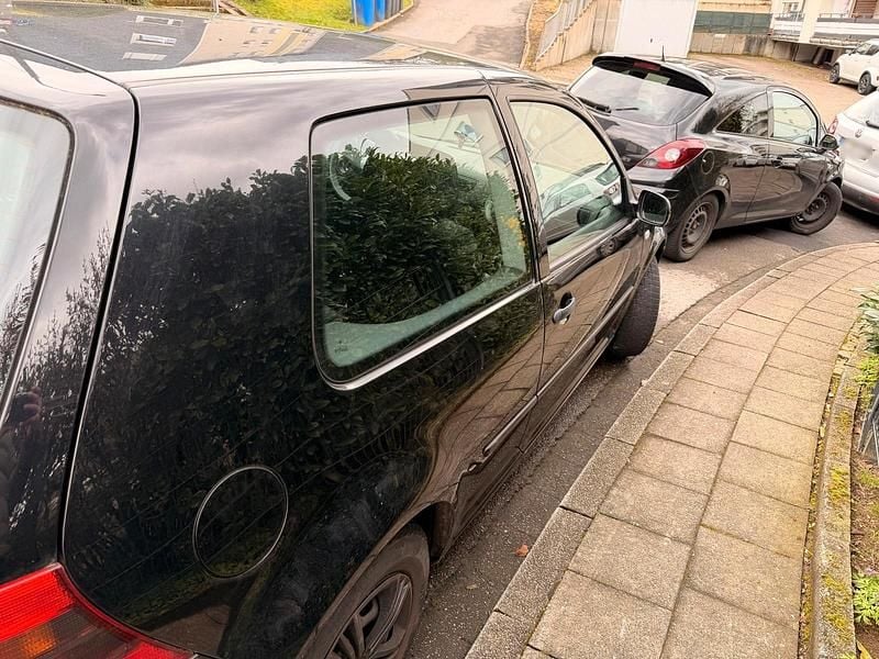 Gebraucht VW Golf 116 PS (85 kW) 2001 Schwarz Coupé