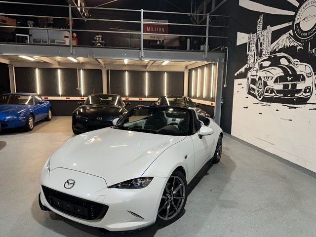 Weiß Gebraucht 2019 Mazda MX5 Sports-Line Cabrio | 25.999 € (Etwas zu teuer) - Bild 1/4