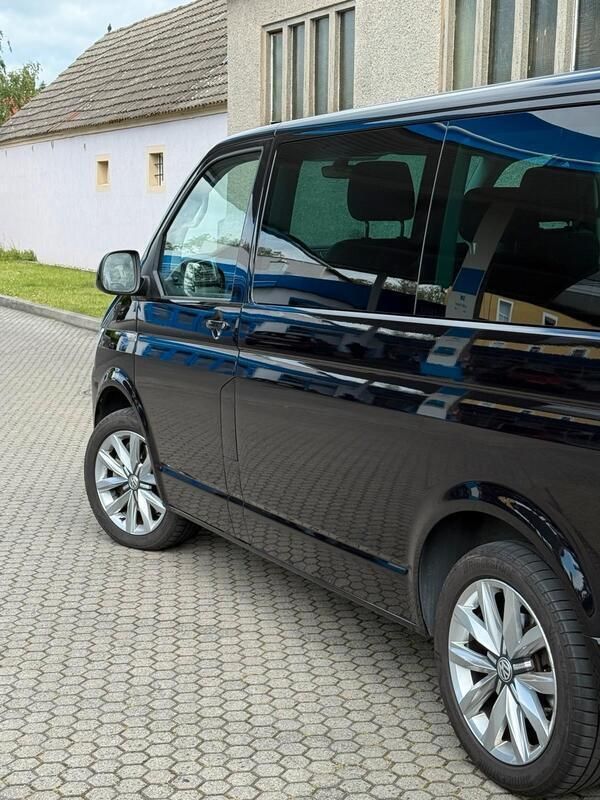 Schwarz Gebraucht 2016 VW T6 Van | 33.500 € (Etwas zu teuer) - Bild 1/4