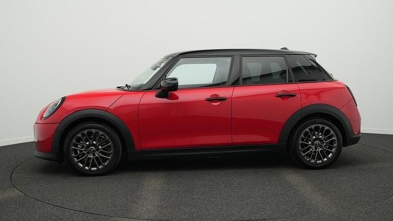 Second-hand Mini Cooper Classic 156 CP (114 kW) 2024 Roșu Hatchback