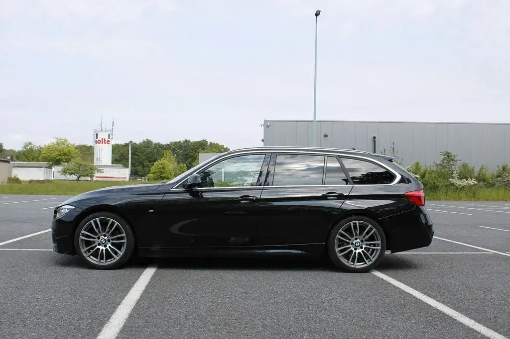 Gebraucht BMW 330 M Sport 258 PS (189 kW) 2015 Schwarz Kombi