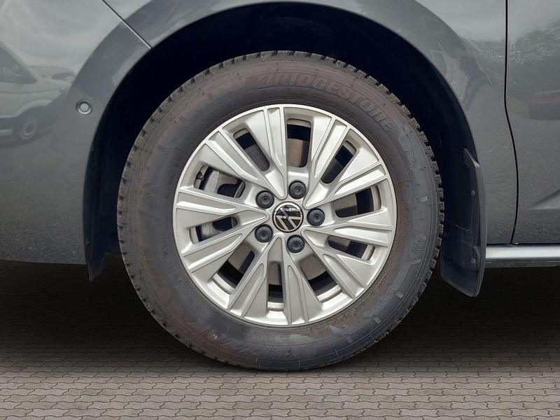 Gebraucht VW Multivan Basis 150 PS (110 kW) 2024 Grau Van