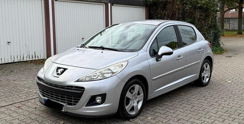 Silber Gebraucht 2011 Peugeot 207 Kleinwagen | 4.400 € (Fairer Preis) - Bild 1/4