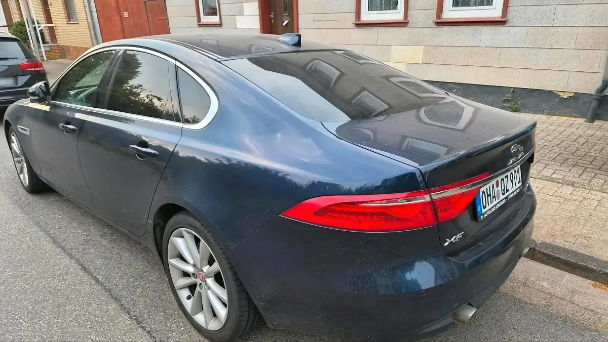 Gebraucht Jaguar XF 241 PS (177 kW) 2017 Andere farben Limousine