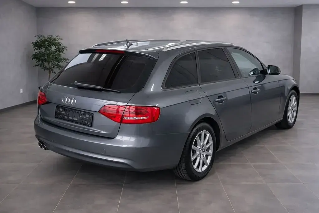 Gebraucht Audi A4 Attraction 150 PS (110 kW) 2015 Grau Kombi