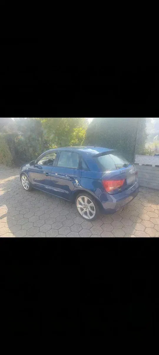 Gebraucht Audi A1 Sport 105 PS (77 kW) 2011 Blau Kleinwagen