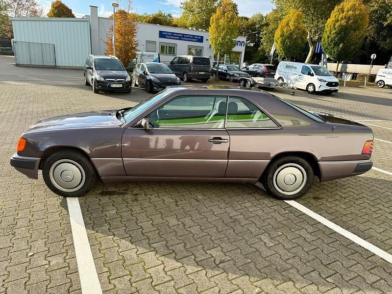 Violet Gebraucht 1992 Mercedes E300 Coupé | 11.900 € - Bild 1/4