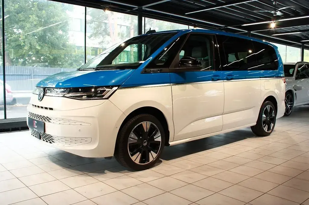 Gebraucht VW Multivan Style 150 PS (110 kW) 2023 Blau Van / Kleinbus
