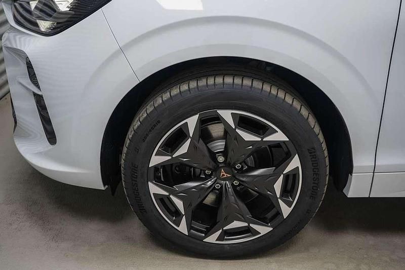 Neu Cupra Terramar VZ 265 PS (194 kW) 2025 Nevadaweiss metallic (2y) SUV