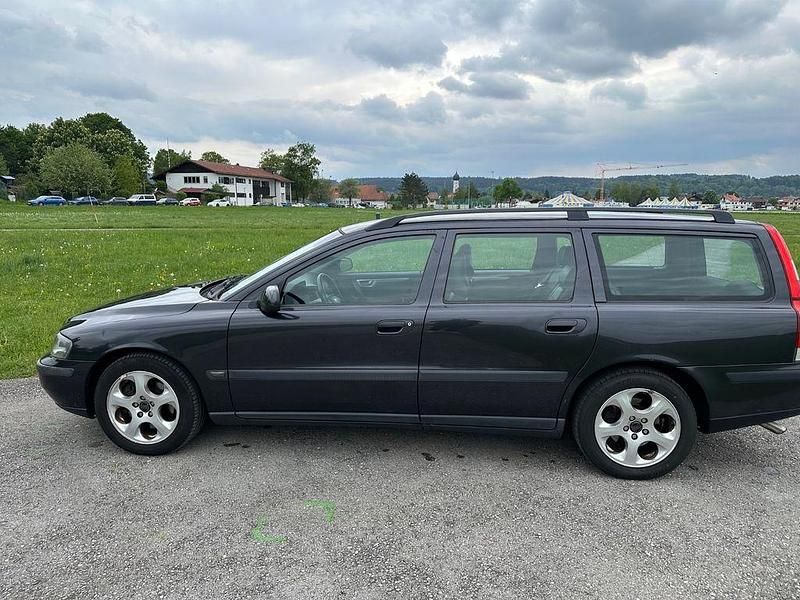 Second-hand Volvo V70 200 CP (147 kW) 2002 Gri Break