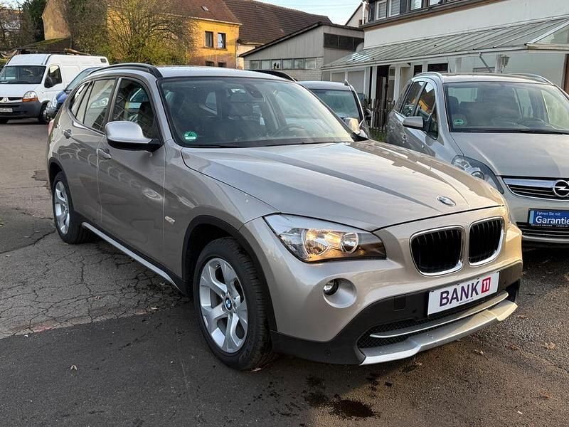 Silber Gebraucht 2010 BMW X1 SUV | 9.750 € (Fairer Preis) - Bild 1/4